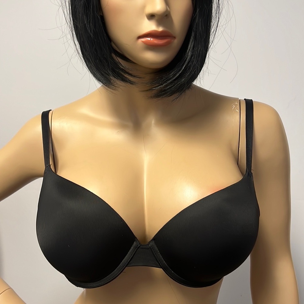 NWOT Victoria Secret Push Up Bra S 34D
